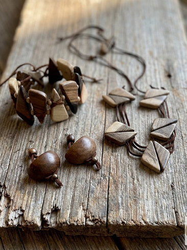 Wooden Jewelry by Loewestamm 2