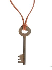 Boho Vintage Key Choker Necklace for Unique Style