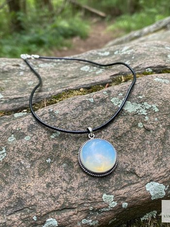 Elegant Opalite Necklace - Handcrafted Boho Choker